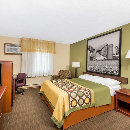 Hotel Super 8 By Wyndham Fairmont Exterior foto