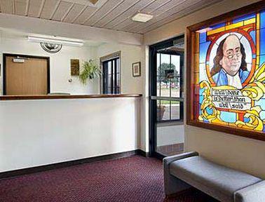Hotel Super 8 By Wyndham Fairmont Interior foto